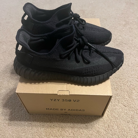 Adidas yeezy 350 onyx size 9 men - Picture 3 of 6